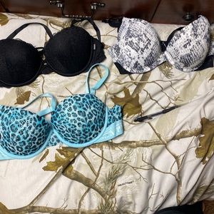 Victoria’s Secret Pink bras